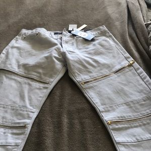 Men’s white jeans